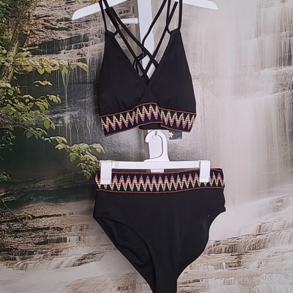 NWT! Blooming Jelly Womens Large ribbed black colorful ZIG ZAG band bikini